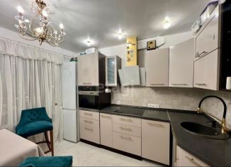 Продам 3-ком. квартиру, 56 м2, Приморский край, улица Ильичёва, 11