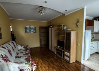 Продам трехкомнатную квартиру, 57 м2, Алушта, улица Ленина, 43
