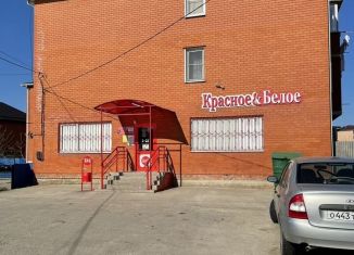 Продаю торговую площадь, 85.3 м2, Адыгея, улица Теучежа, 18
