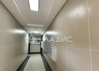 Продам 2-комнатную квартиру, 65.7 м2, Лобня, Окружная улица, 11к2