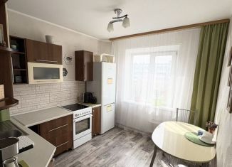 Продаю 2-ком. квартиру, 53.3 м2, Абакан, улица Крылова, 102