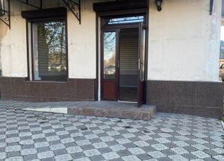 Продаю помещение свободного назначения, 28 м2, Нальчик, улица Идарова, 131