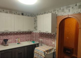 Сдается 2-комнатная квартира, 48 м2, дачный посёлок Кокошкино, Школьная улица, 4