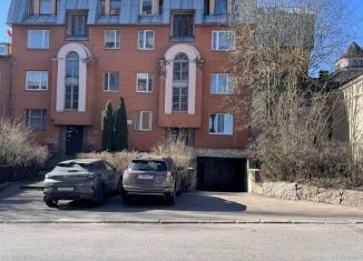 Продажа 2-комнатной квартиры, 64.1 м2, Выборг, Каменный переулок, 3