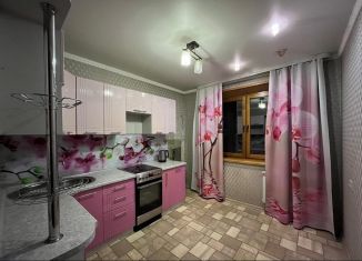 Продаю 4-комнатную квартиру, 76.9 м2, Абакан, улица Крылова, 73