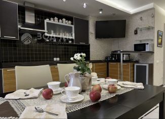 Продаю 2-комнатную квартиру, 79 м2, Чебоксары, Университетская улица, 34