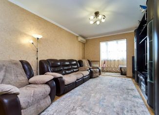 Продам 3-ком. квартиру, 74 м2, Краснодар, проспект Чекистов, 8, микрорайон Юбилейный