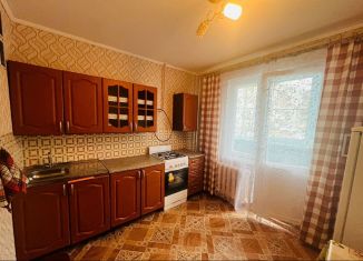 Трехкомнатная квартира на продажу, 67 м2, Порхов, улица Пушкина, 28