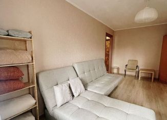 Сдаю однокомнатную квартиру, 30 м2, Челябинская область, улица Либкнехта, 32