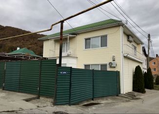 Сдаю в аренду дом, 200 м2, село Агой, улица Роз, 12А