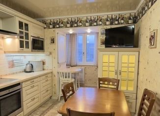 Продаю 4-комнатную квартиру, 118.2 м2, Мурманск, улица Капитана Пономарёва, 9к5