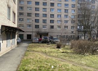 Продается комната, 16 м2, Санкт-Петербург, улица Беринга, 32к3, метро Приморская