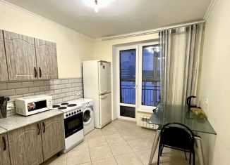 Аренда 1-ком. квартиры, 36 м2, поселок городского типа Стройкерамика, улица Николая Симонова, 17