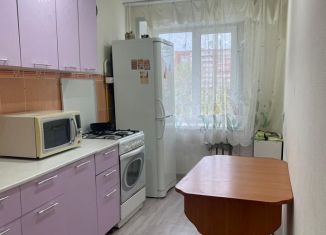 Сдаю двухкомнатную квартиру, 55 м2, Чебоксары, проспект Мира, 35