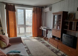 Продам 4-комнатную квартиру, 75 м2, Феодосия, улица Челнокова, 80