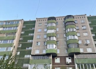 Продаю четырехкомнатную квартиру, 78 м2, Екатеринбург, улица Крестинского, 19, улица Крестинского