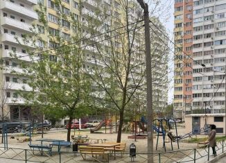 Продажа 2-ком. квартиры, 60 м2, Краснодар, улица Академика Лукьяненко, 32, микрорайон Микрохирургии глаза