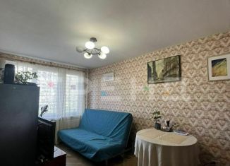 Продается 4-комнатная квартира, 49 м2, Санкт-Петербург, Трамвайный проспект, 17, метро Ленинский проспект