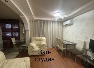 Сдается в аренду трехкомнатная квартира, 60 м2, Волгоград, улица 64-й Армии, 121, Кировский район