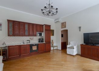 Аренда 2-комнатной квартиры, 45 м2, Санкт-Петербург, набережная реки Мойки, 18Б