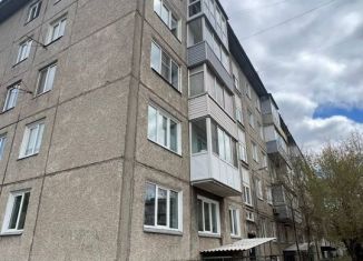 Продам 3-комнатную квартиру, 59 м2, посёлок городского типа Берёзовка, улица Дружбы