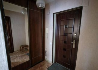 Сдам в аренду 1-комнатную квартиру, 36 м2, Челябинская область, улица 8 Марта, 122