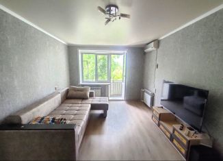 Продается 1-комнатная квартира, 28.2 м2, Астрахань, улица Ботвина, 4