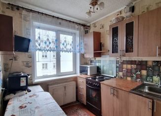 Продается 3-комнатная квартира, 61.3 м2, Кемеровская область, проспект Запсибовцев, 37