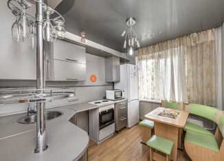 Сдам в аренду 3-ком. квартиру, 67 м2, Челябинск, улица Расковой, 3