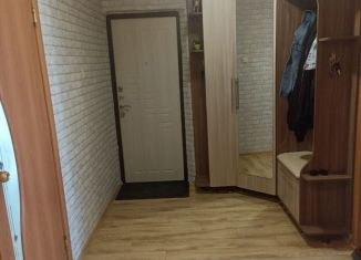 Продажа трехкомнатной квартиры, 57.4 м2, посёлок Бреды