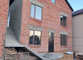 5-комнатная квартира на продажу, 150 м2, посёлок городского типа Семендер, улица Хуторянского, 36