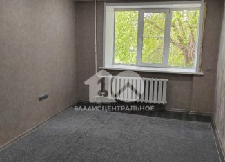 Продаю 2-комнатную квартиру, 44 м2, Новосибирск, улица Зорге, 18, метро Площадь Маркса