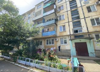 Продажа 2-комнатной квартиры, 44 м2, Астрахань, улица Бабефа, 37