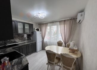 Продается 1-комнатная квартира, 37.7 м2, Краснодар, проспект имени писателя Знаменского, 15