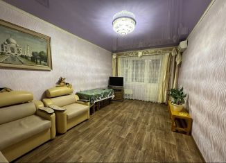 Продажа четырехкомнатной квартиры, 102 м2, Астрахань, улица Бабаевского, 35к2