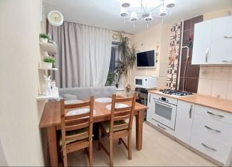 Трехкомнатная квартира на продажу, 70.8 м2, Йошкар-Ола, улица Свердлова, 52А, микрорайон Свердлова