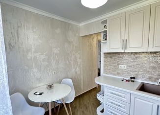 Сдаю в аренду двухкомнатную квартиру, 50 м2, Ессентуки, улица Долина Роз, 19