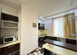 Сдача в аренду 3-комнатной квартиры, 108 м2, Краснодар, улица Архитектора Ишунина, 8, Фестивальный микрорайон
