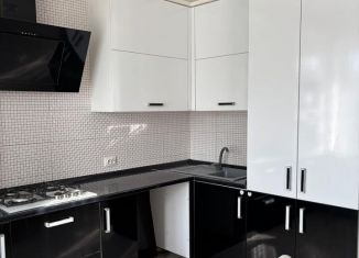 Продаю 2-ком. квартиру, 64 м2, Йошкар-Ола, 6-й микрорайон, улица Баумана, 9Б