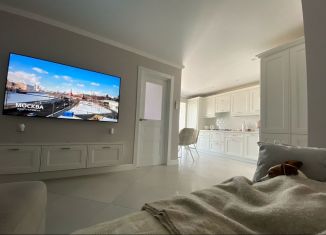 Продается 2-комнатная квартира, 73.6 м2, Смоленск, улица Нормандия-Неман, 7