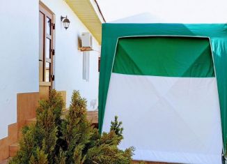 Сдаю двухкомнатную квартиру, 45 м2, поселок городского типа Заозерное, Севастопольская улица, 2