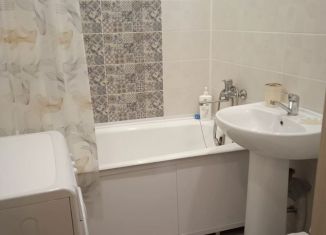 Сдаю трехкомнатную квартиру, 54 м2, Яровое, квартал Б, 10
