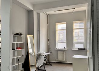 Сдается в аренду помещение свободного назначения, 10 м2, Махачкала, Кировский район, улица Эмирова, 10