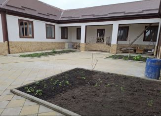 Дом на продажу, 420 м2, Грозный, улица Достоевского, 2Г