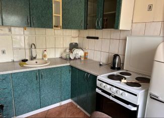 Сдам двухкомнатную квартиру, 55 м2, Калининград, Октябрьская улица, 61