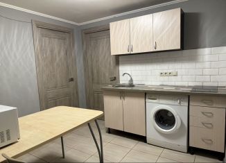 Сдаю в аренду 2-ком. квартиру, 38 м2, Мытищи, 1-я Вокзальная улица, 18А