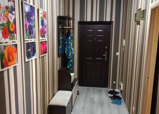 Сдаю 2-ком. квартиру, 64 м2, Калининград, улица Липовая Аллея, 9