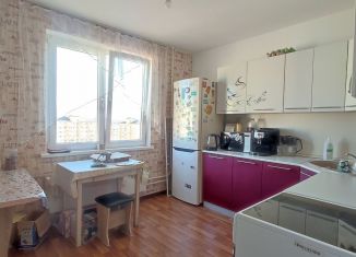 Продаю 2-ком. квартиру, 61.6 м2, поселок городского типа Афипский, улица 50 лет Октября, 102