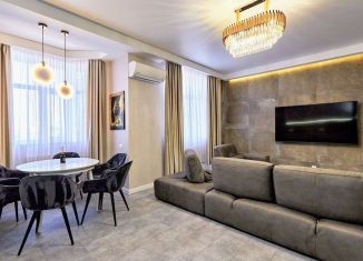 Сдается в аренду четырехкомнатная квартира, 150 м2, Краснодарский край, улица имени Пушкина, 14