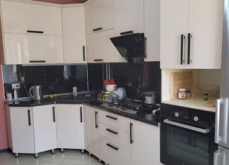 Продам трехкомнатную квартиру, 90 м2, Дербент, улица Сальмана, 85А